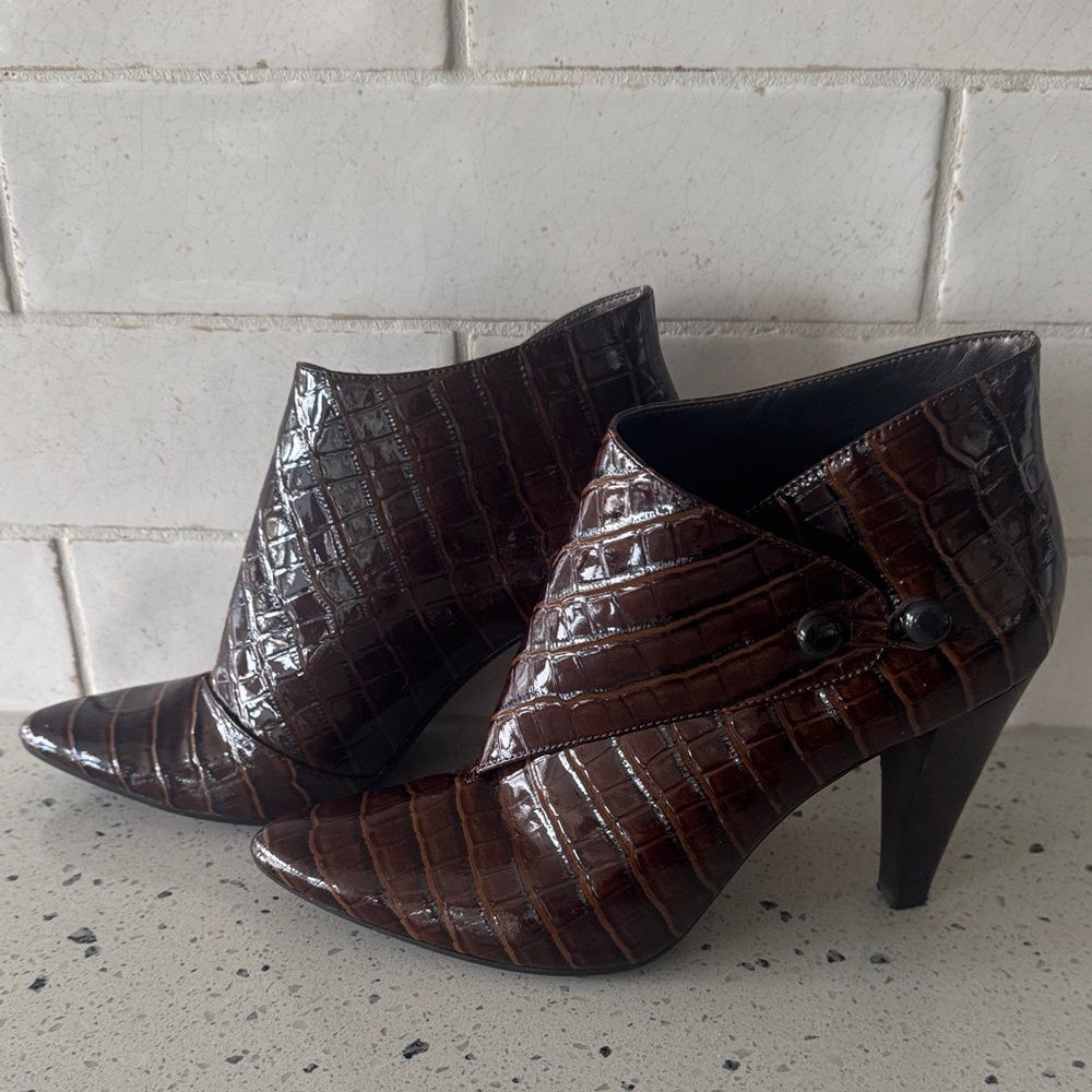 Via Spiga LYDIA Brown Leather Crocodile-Embossed Ankle Boots Pointy Toe Size 7.5